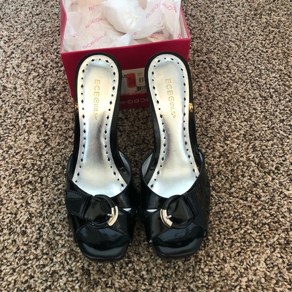 BCBGirls Shoes - BCBgirls women black heels with buckle